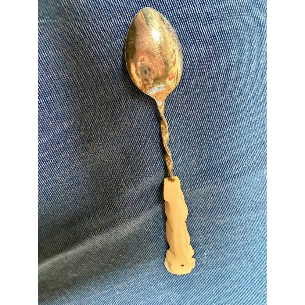 Vintage Carved Flower Leaf Handle Spoon Twisted Metal Stem Silver Tone Bowl